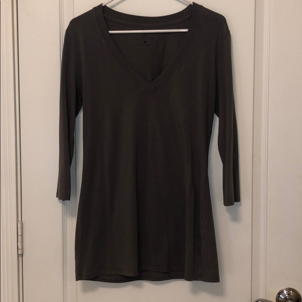 dark gray long sleeve tshirt